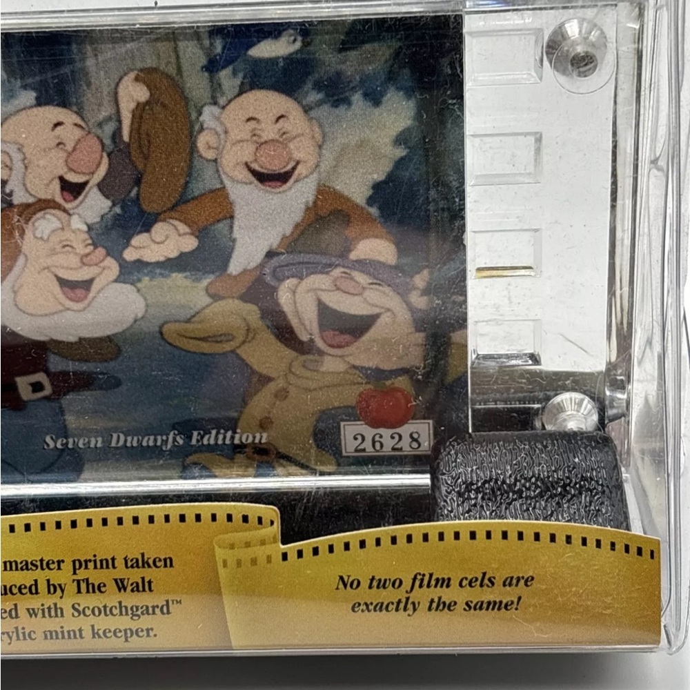 WALT DISNEY SNOW WHITE AND THE SEVEN DWARFS 35MM COLLECTOR FILM CELS - Picture 7 of 11